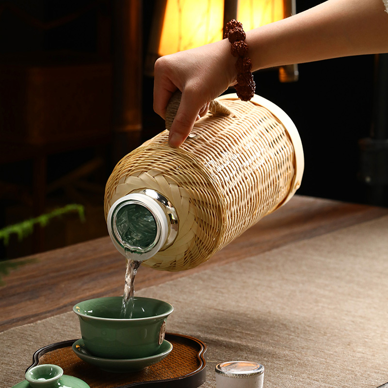 Wine Stopper Vacuum - Handwoven Bamboo Thermos with Wooden Stopper
